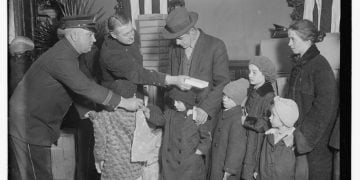 Genealogy Gifts to Give This Holiday Season