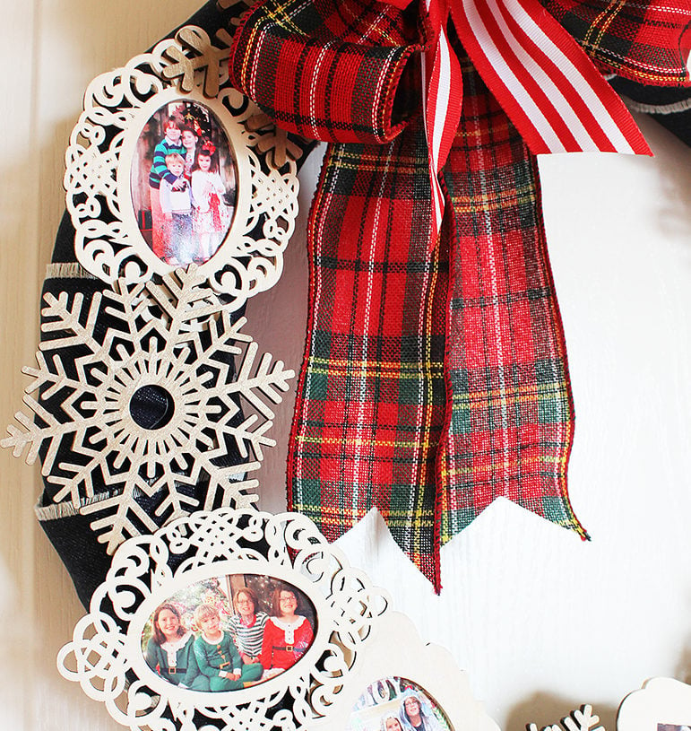 Display old family photos, Christmas photo wreath